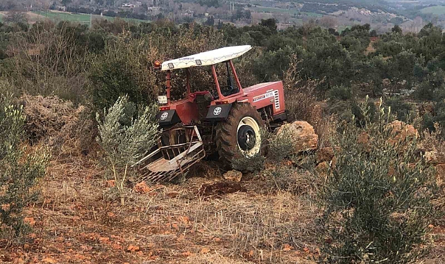 Tarlasında taş temizlerken traktörden düşen çiftçi, traktörün üzerinden geçmesi sonucu yaralandı