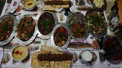 Adana Kebap, iftarda hem gözü hem de mideyi doyuracak