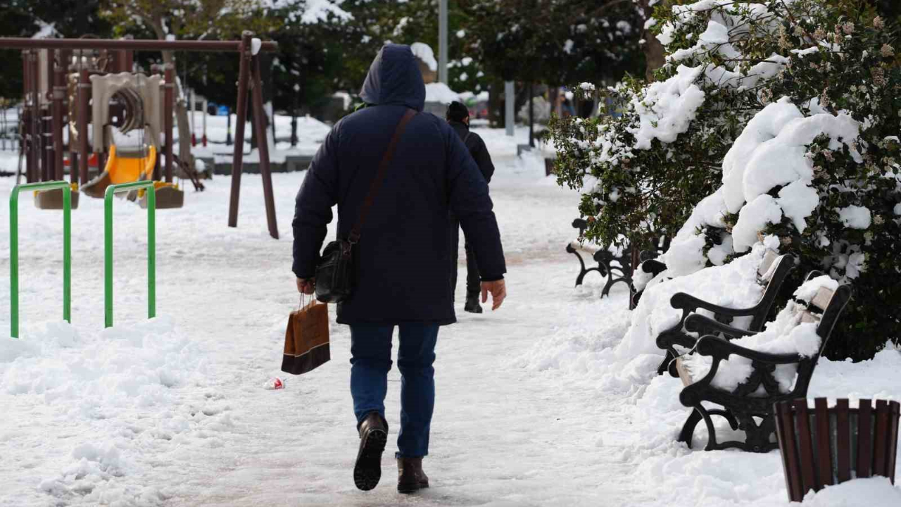 Uzmanından buzda kaza yaşamamak için öneriler