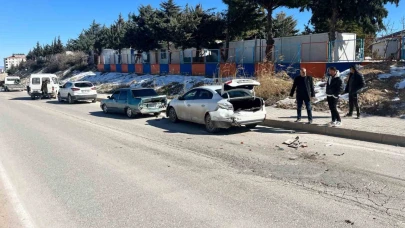 Zincirleme trafik kazasında 1 kişi yaralandı