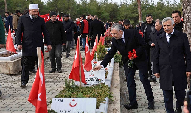 Bakanlar, Kahramanmaraş deprem şehitlerini andı