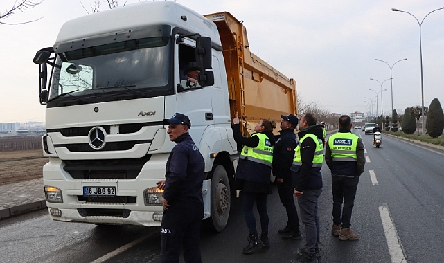 ŞANLIURFA'DA HAFRİYAT KAMYONLARI VE BETON MİKSERLERİ DENETLENDİ