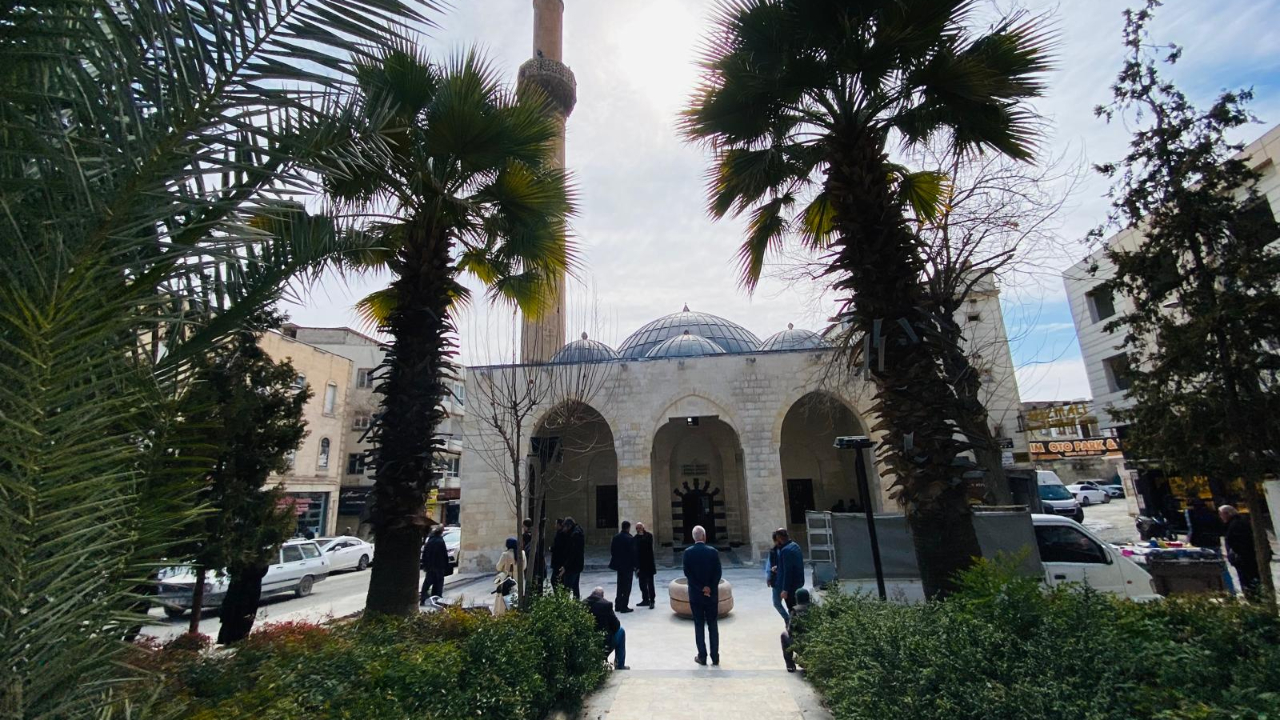 Tarihi Hüseyin Paşa Cami İbadete Açıldı