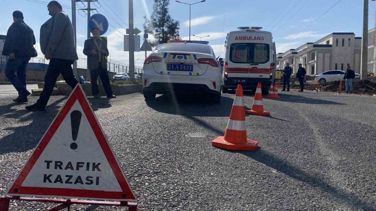 Sürücü virajı alamayınca otomobil takla attı: