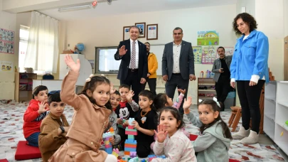 Vali Şıldak; “Eğitimden mahrum bırakılmış bir tek çocuğumuz bile kalmasın”