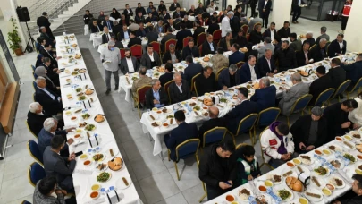 Vali Şıldak, Hilvanlı vatandaşlarla iftar yaptı