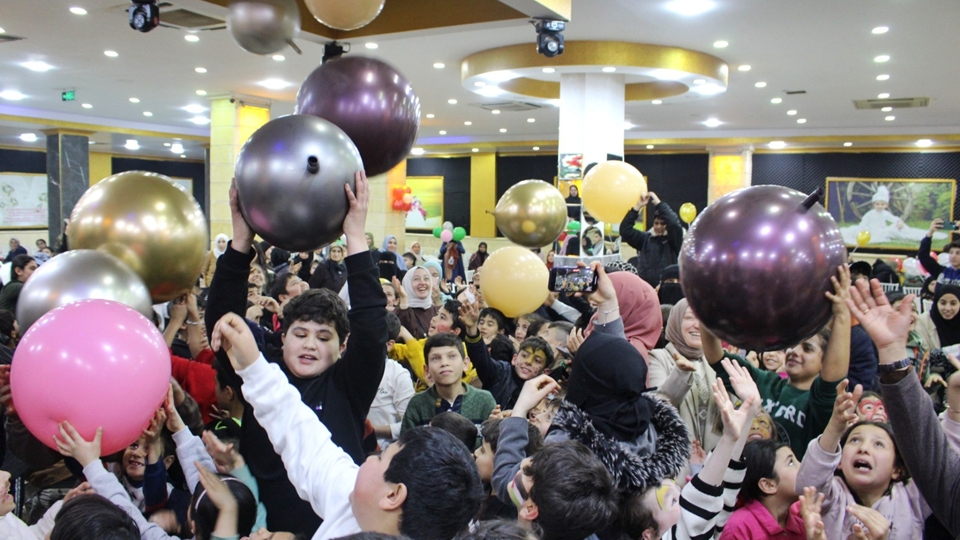 Yetim çocuklar iftar sofrasında buluştu