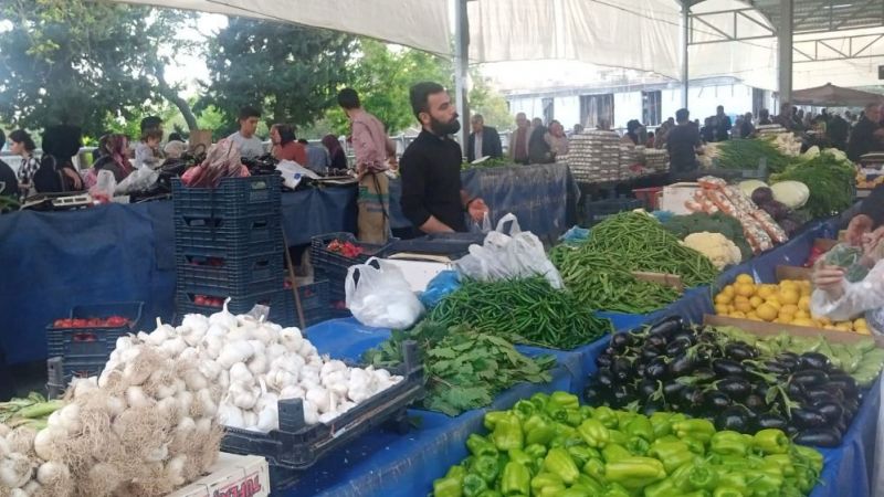 Urfa’da pazarda fiyatlar düştü