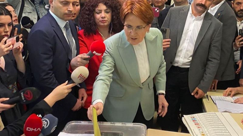 Akşener, oyunu kullandı