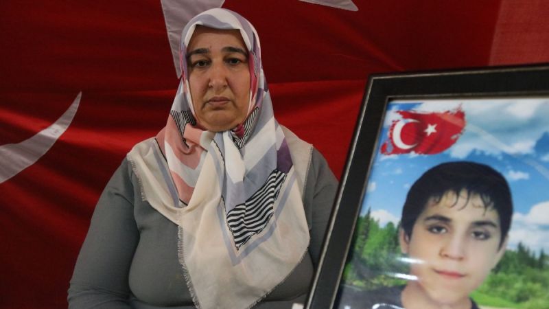 Evlat nöbetindeki anne: 'Bizim çocuklarımızı geri gönderin'