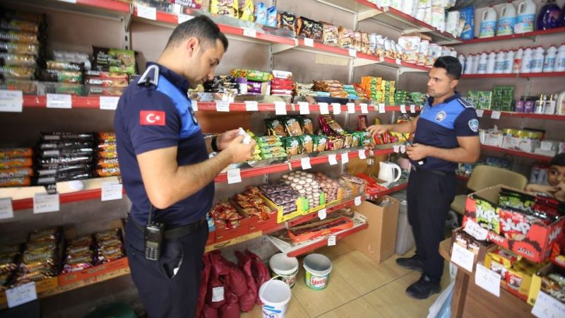 Urfa'da tarihi geçmiş binlerce ürün imha edildi