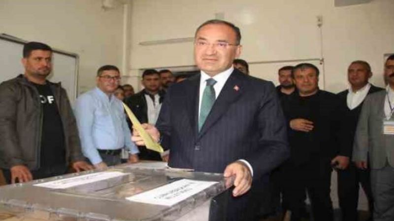 Bakan Bozdağ Urfa’da oyunu kullandı