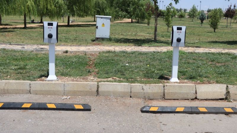 Büyükşehir’den 5 farklı noktaya elektrikli araç şarj istasyonu