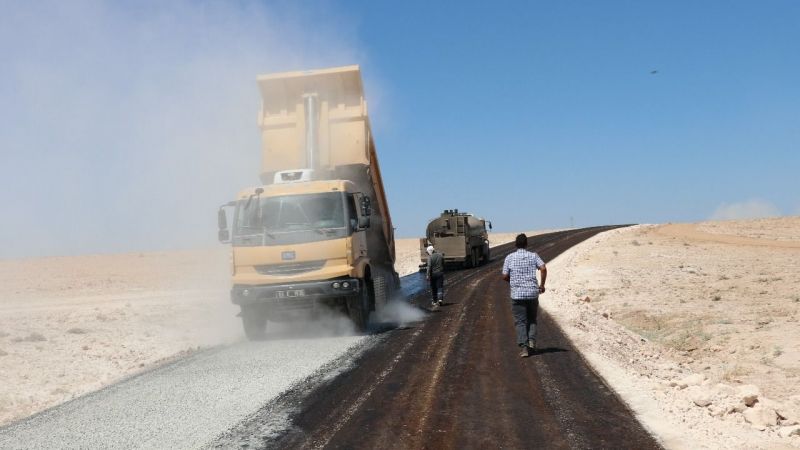 Harran kırsalında sathi asfalt çalışması