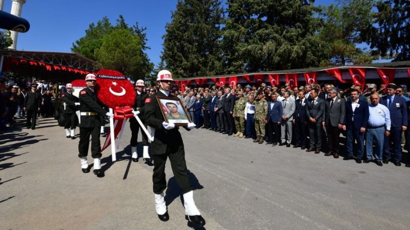 Şehit er son yolculuğuna uğurlandı