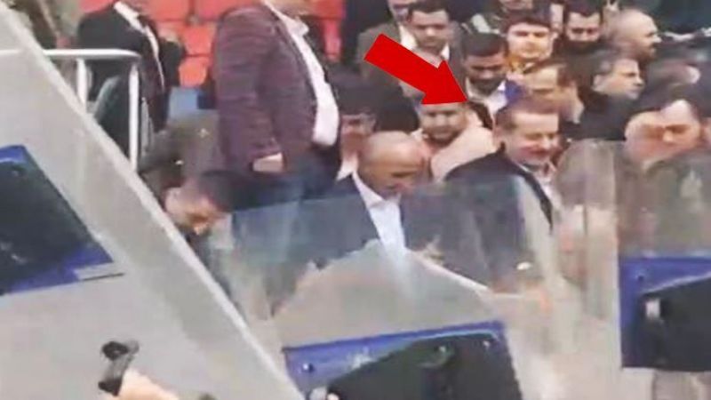 Hopaspor taraftarından Faruk Çelik'e protesto!