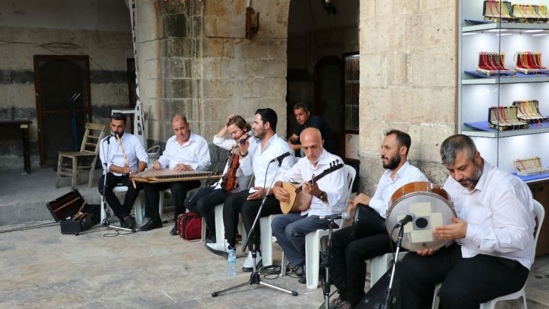  Gümrük Hanı'nda ezgiler yankılandı