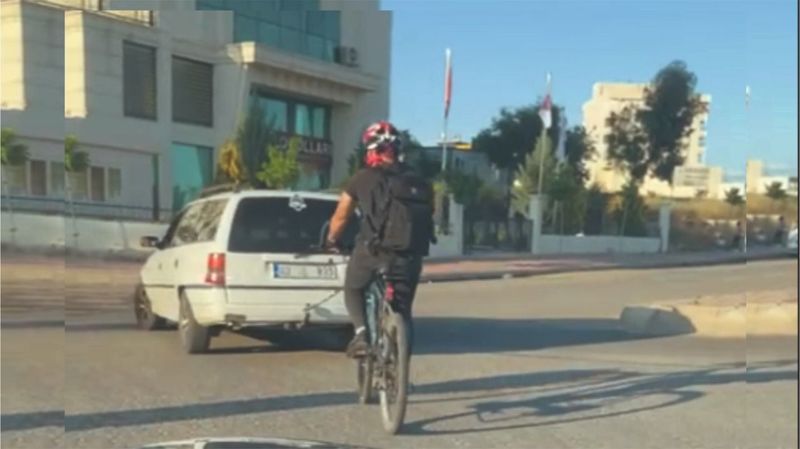 Urfa trafiğinde canını hiçe saydı