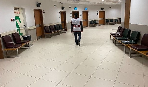Sağlıkçılar iş bıraktı, koridorlar boş kaldı