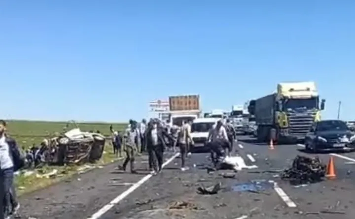 Diyarbakır-Siverek karayolunda kaza: Ölü ve yaralılar var